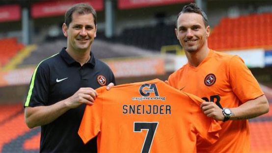 Rodney Sneijder imzaladı
