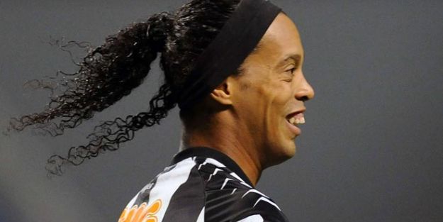 Ronaldinho bu kez geliyor