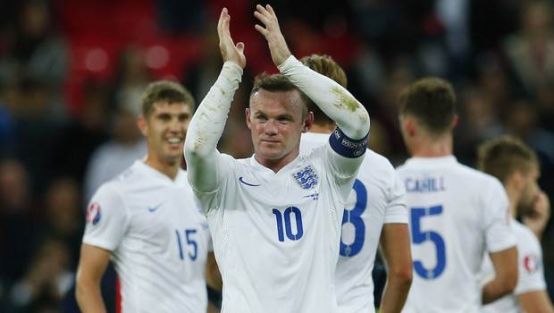 Rooney tarihe geçti