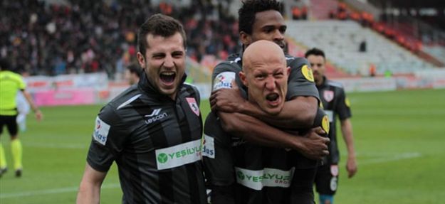 Sezer Özmen, Metz’e transfer oldu!