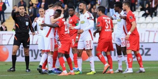 Sivasspor ateş hattına yaklaştı