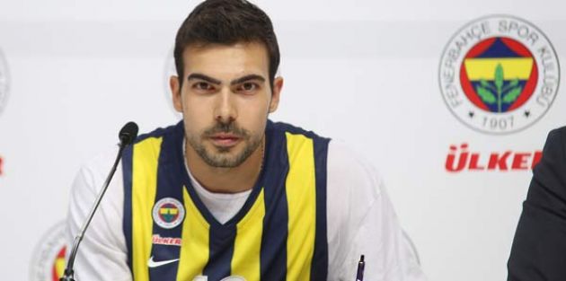 Sloukas'tan F.Bahçe'ye 3 yıllık imza