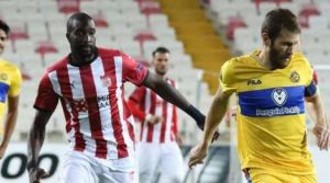 Sivasspor evinde yıkıldı