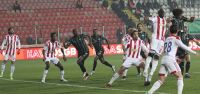 Akhisar son dakikada güldü