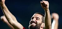 Arda Turan Beşiktaş forması giydi