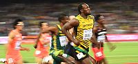 Bolt 200 metrede de rakipsiz!