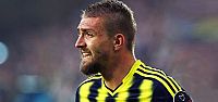 Caner imzayı atıyor
