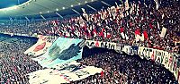 'Derbide Türkiye'nin En Büyük Pankartı...