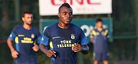 Emenike gollere çok sevindi