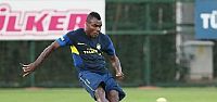 Emenike ilk idmanına çıktı