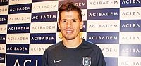 Emre Belözoğlu imzayı attı!...