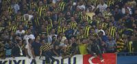 Fenerbahçe tribünlerinde kavga!
