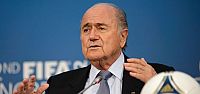 Fifa Başkani Sepp Blatter'e tepkiler sürüyor