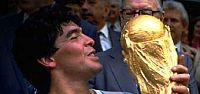 Futbolun Yaşayan Efsanesi ''Maradona''