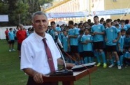 Hadi: Gençlere ve spora önem verenleri...