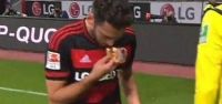 Hakan'dan Almanlara ekmek dersi!