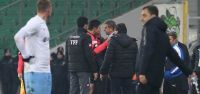 Hamza Hamzaoğlu tribüne gönderildi