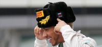 Lewis Hamilton biçti geçti!