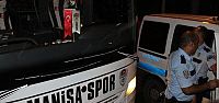 Manisaspor'a taşlı saldırı!