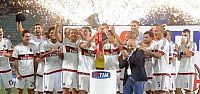 Milan kupayı aldı!