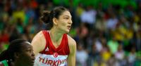 Nevriye Yılmaz basketbolu bıraktı!