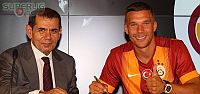 Podolski resmen Galatasaray'da