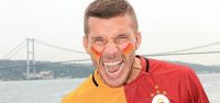 Podolski'den Fenerbahçe'ye gönderme