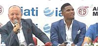 Samuel Eto'o imzayı attı!