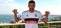 Tosic'e bayraklı tepki!