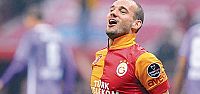 Ve Galatasaray Sneijder'i Açıkladı!