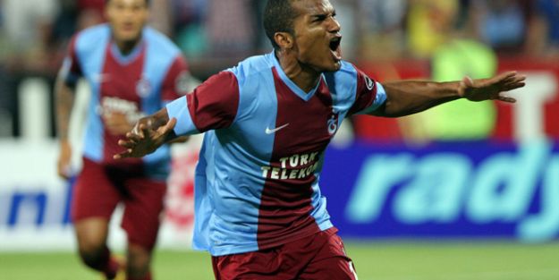 Trabzon'un eski yıldızı Hindistan'a transfer oldu