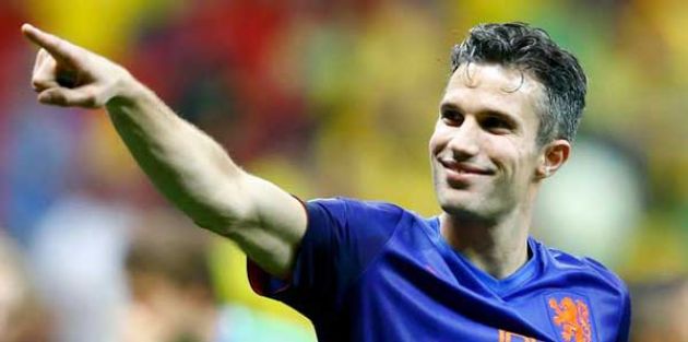 Van Hooijdonk'tan Van Persie'ye: İstanbul'a git