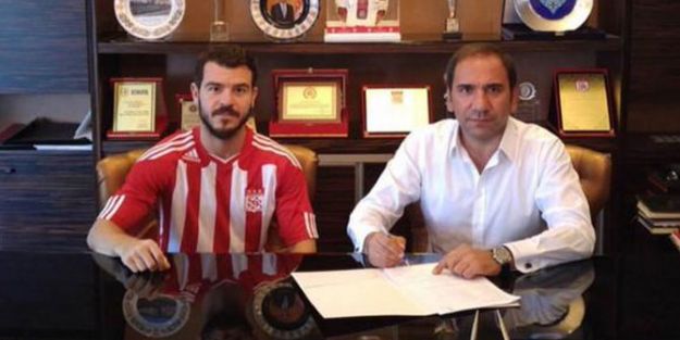 Yekta Kurtuluş, Sivasspor'da.