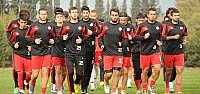 Futbolcular, Peşinatlarin Ödeneceği Sözünü Alinca Antremana Çiktilar